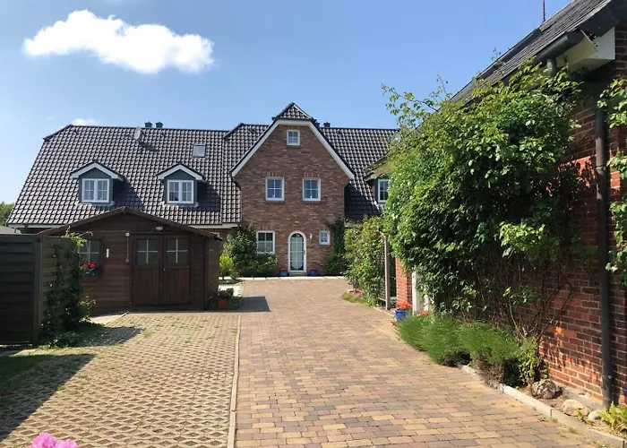 Giebelhaus Dora *