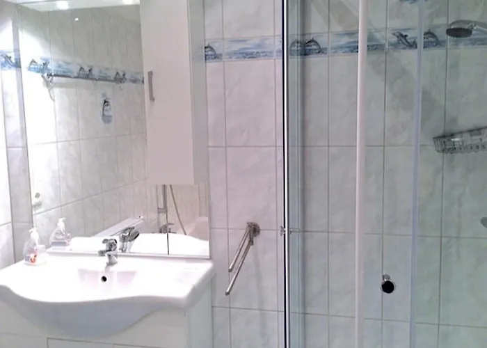 Semesterbostad Giebelhaus Dora *